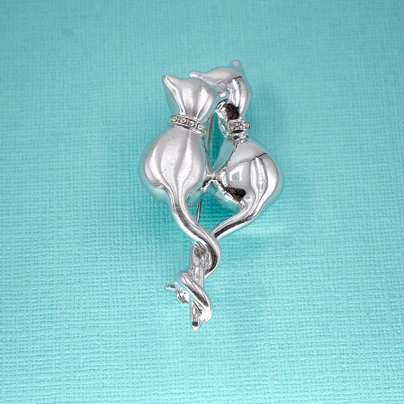 Vintage Brooch, Cat Pin, Gifts for Cat Lovers, Vintage Costume Jewelry - Picture 4 of 10